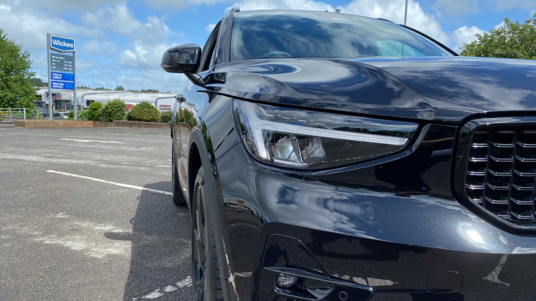 Volvo XC40 2.0 B4P Plus Black Edition 5dr Auto Petrol Estate